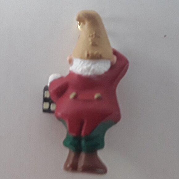 Hallmark Miniature Ornament- Lighting a Path - Picture 2 of 4